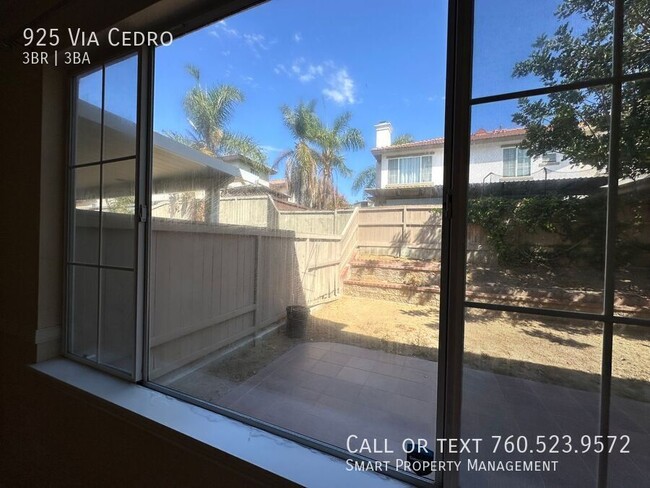 Building Photo - Beautiful Chula Vista 3bed+1 Loft, 2.5 bat...