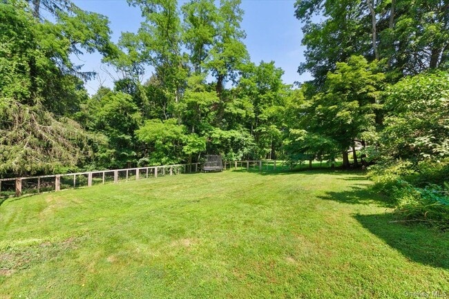 Building Photo - 157 NY-100