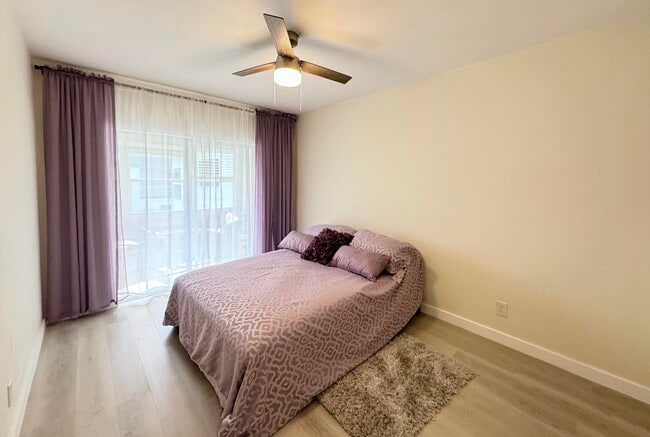 Building Photo - 2880 Lake Osborne Dr