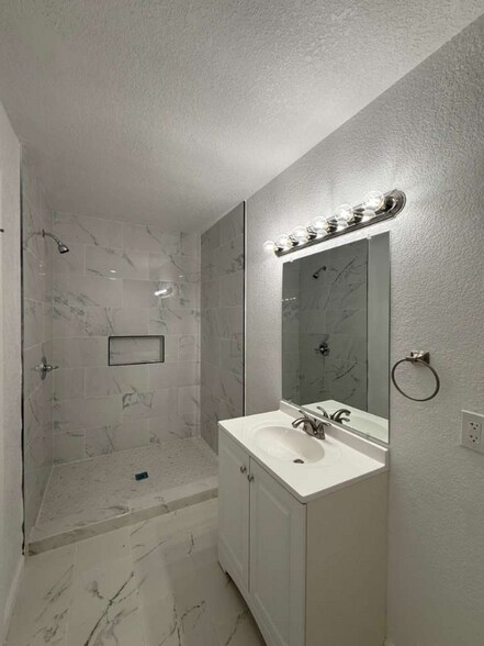 Building Photo - 9419 Gold Dust St