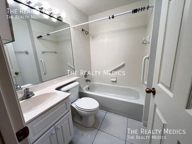 Building Photo - 2602 SW 20th Cir