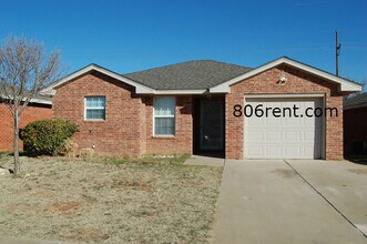 Building Photo - Great Updated 3/2/1 - Easy Access to Loop 289