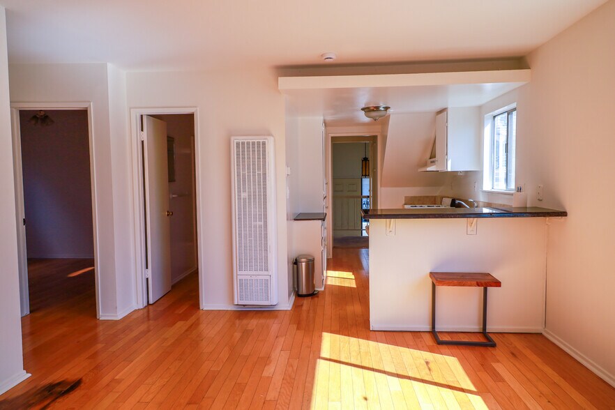 Building Photo - 3513 Alma Ave