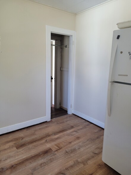 Pantry/Laundry - 2597 Main St
