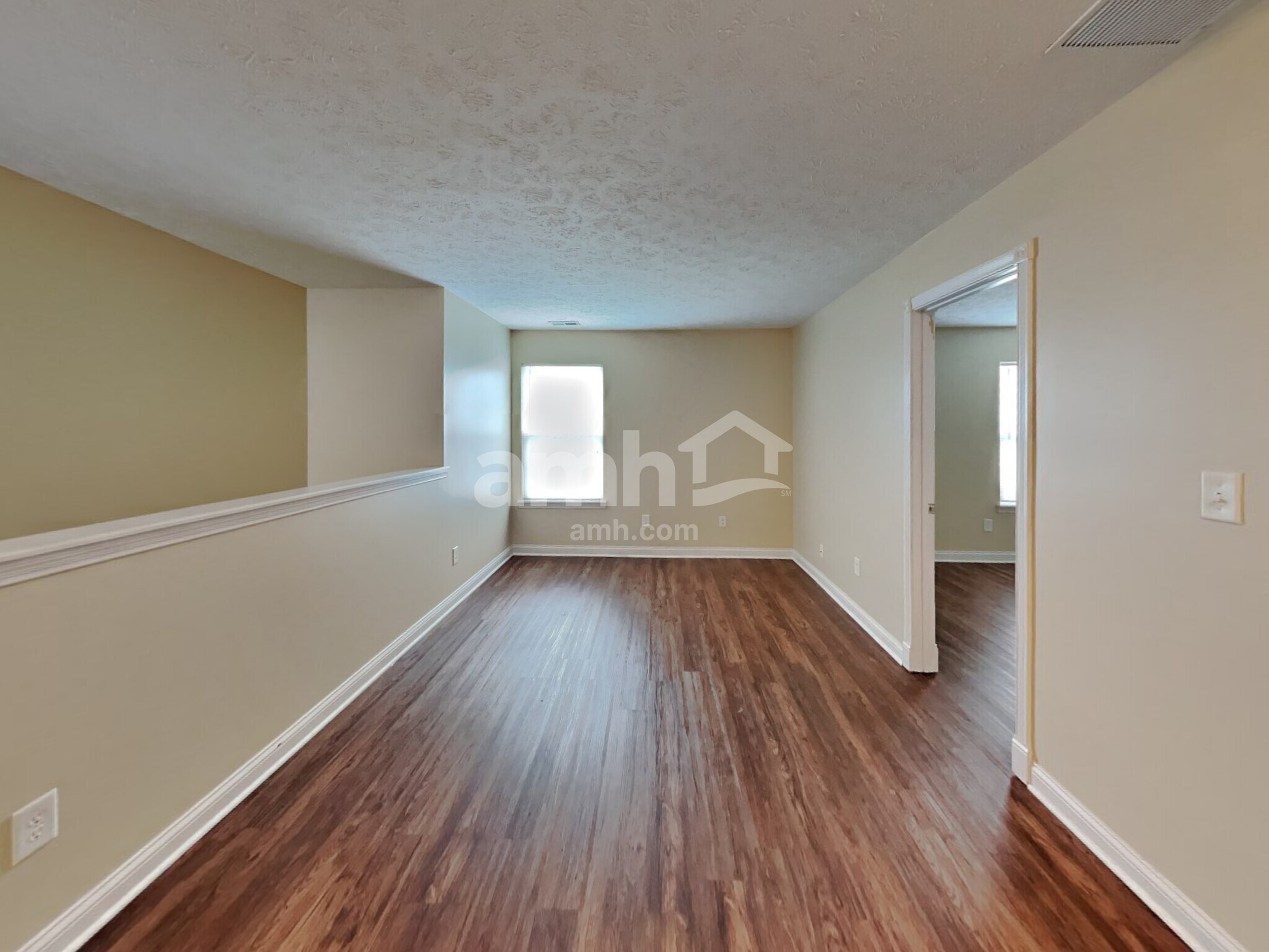 Building Photo - 10430 Wintergreen Way