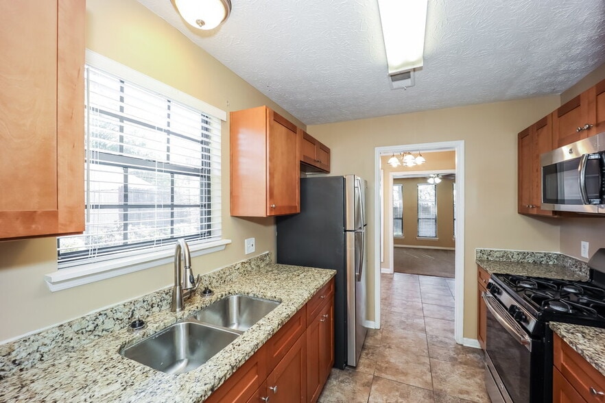 Building Photo - 5818 Northfield Dr