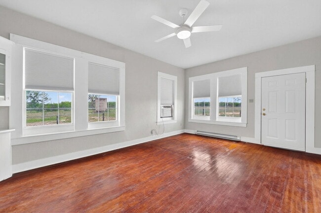 Building Photo - 3021 Co Rd 467