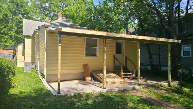 Building Photo - 112 S Crysler Ave