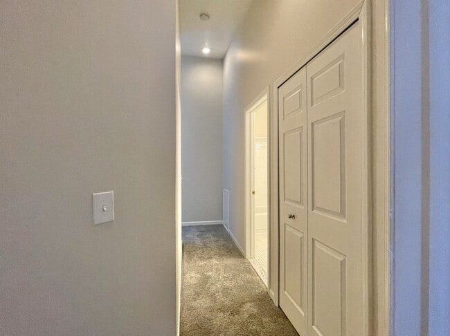 Building Photo - Spacious Condominium