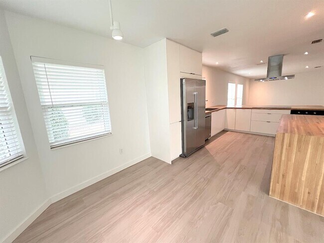 Building Photo - 19 Cedarfield Ct