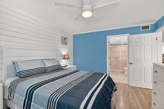 Building Photo - 18731 Stewart Cir