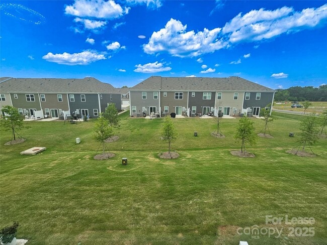 Building Photo - 2744 Yeager Dr NW