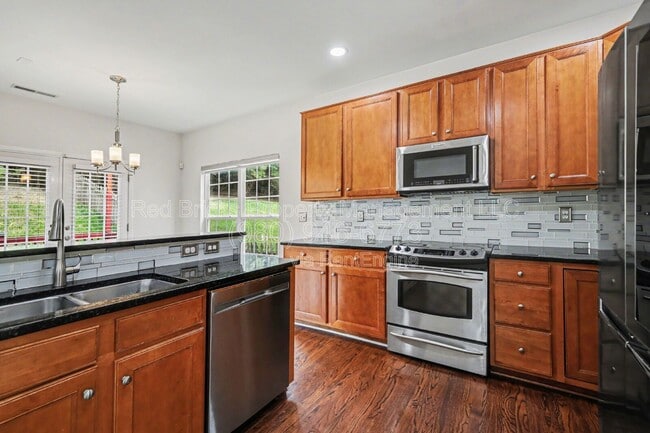 Building Photo - 2119 Baggins Ln