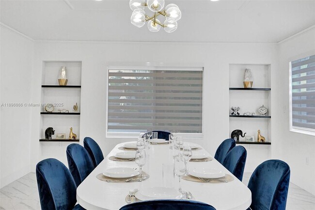 Building Photo - 725 Harrison St