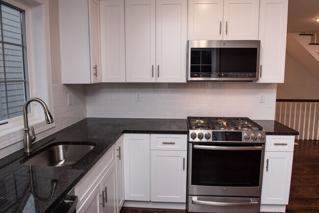 Building Photo - 303 Witherspoon St