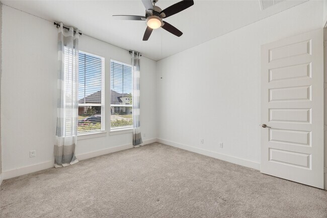 Building Photo - 32018 Crested Knl Ct