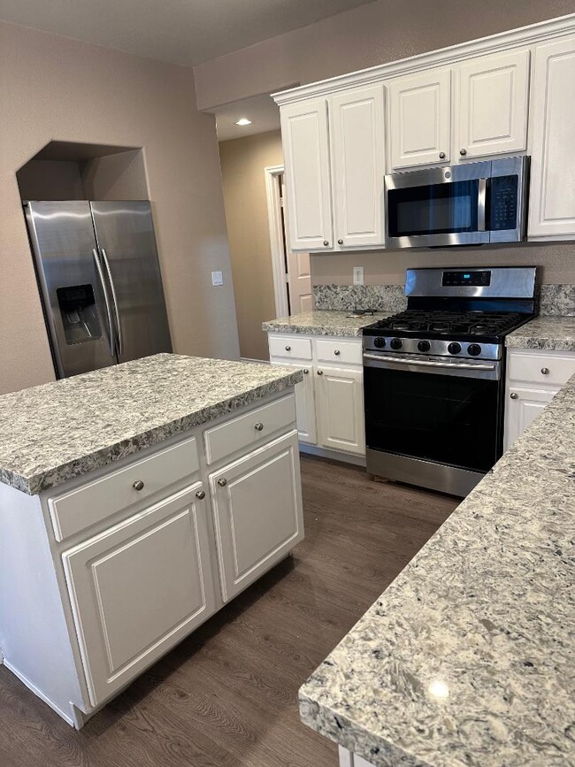 Building Photo - 7533 French Springs St