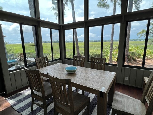 Building Photo - Beautiful Furnished Marsh Front Home - 6 mo Lease Term