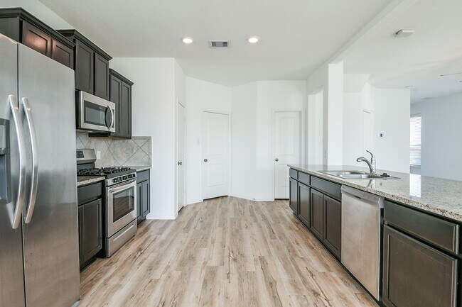 Building Photo - 18825 Amaro Hills Dr