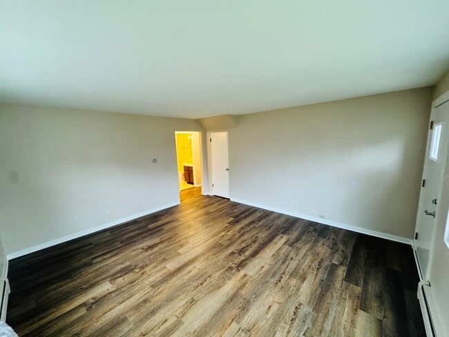 Building Photo - 1009 Victoria