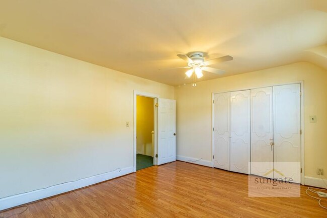 Building Photo - 16 Nunnery Ln
