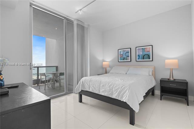Building Photo - 900 Biscayne Blvd