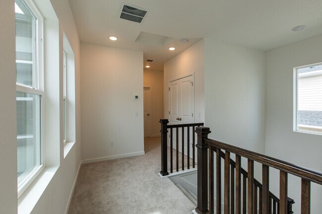 Building Photo - Stunning 4BD/3BA Home in Wolf Ranch – Mode...