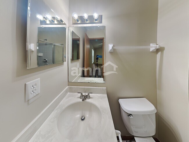 Building Photo - 1333 Sandrell Drive