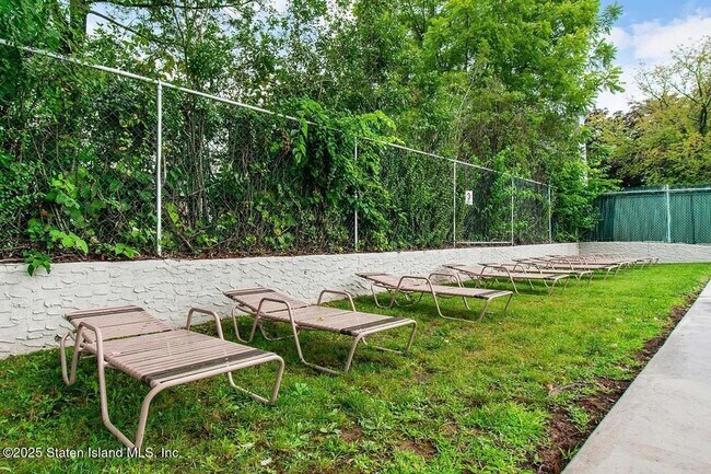 Building Photo - 1630 Forest Hill Rd