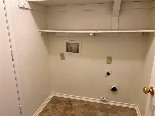 Building Photo - 8504 Willow Creek Ct
