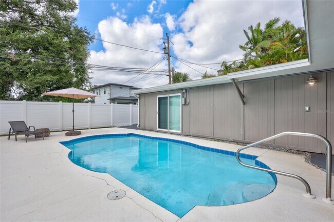 Building Photo - 3700 14th St N