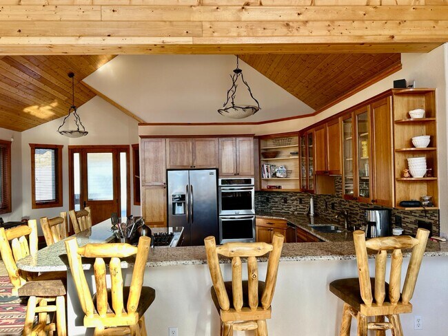 Building Photo - 33 Timberline Dr