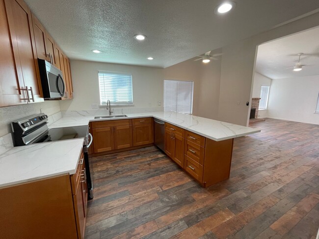 Building Photo - COMPLETELY REMODEL 3 BEDROOM, 2 BATHROOM, ...