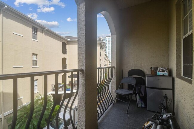 Building Photo - 501 Knights Run Ave