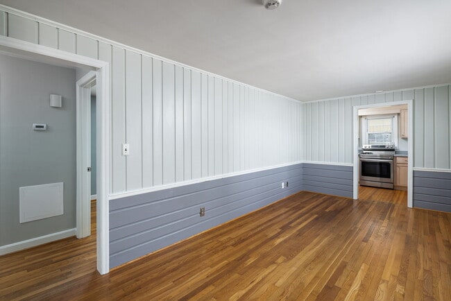 Building Photo - 3327 Emory Dr