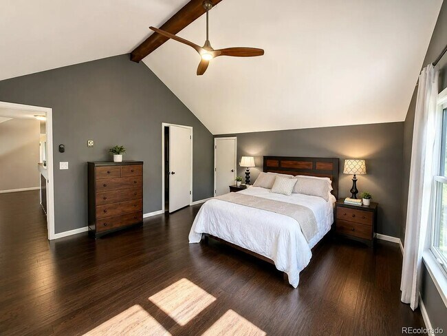 Building Photo - 6136 High Dr