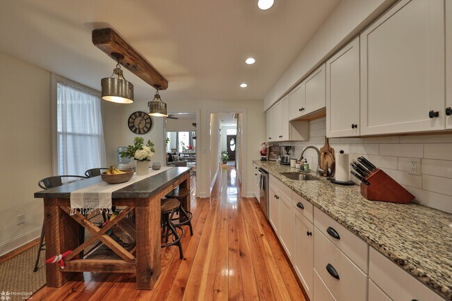 Kitchen - 909 Washington St