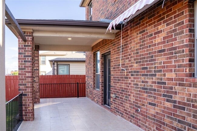 Building Photo - 606 Screech Owl Dr