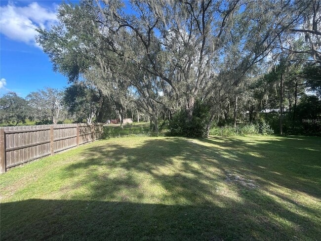 Building Photo - 8824 Overlook Dr