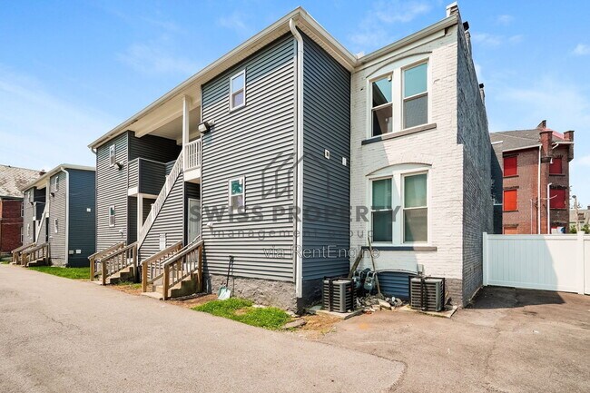Building Photo - 338 Taylor Ave
