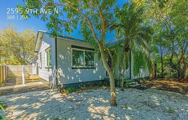 Building Photo - Stunningly Remodeled 3-Bedroom Home on a C...