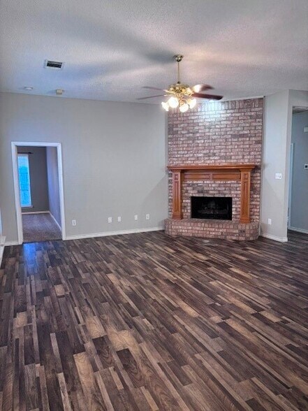 Building Photo - 1300 Rosewood Ln
