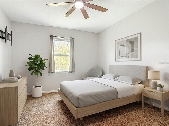 Building Photo - 1680 5th Ave