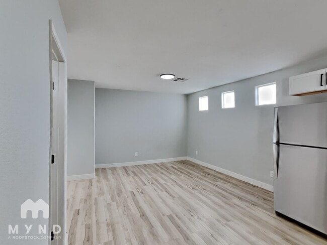 Building Photo - 2280 Platinum Band St