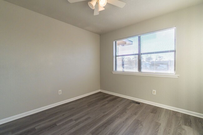 Building Photo - * Move-In Special * Charming 3 Bed / 1.5 Bath Home in Greenwood (1 Acre Lot)