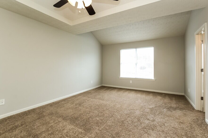 Building Photo - 650 Compton Ln