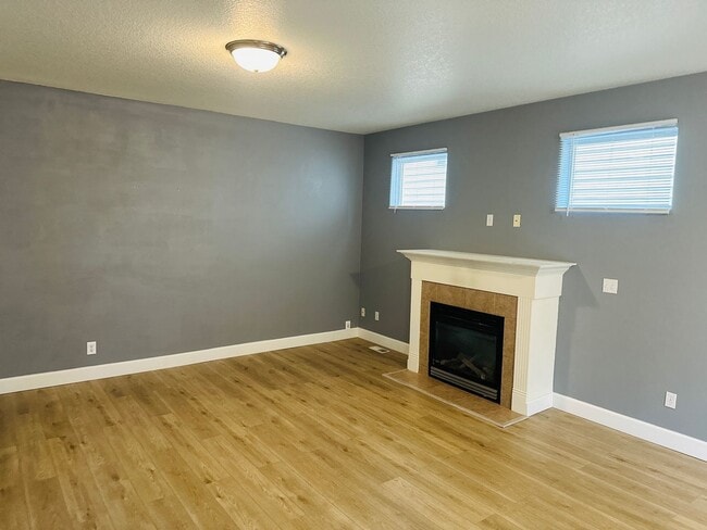 Building Photo - Charming Home in Terrific Central Location