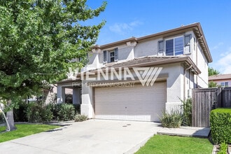 Building Photo - Spacious 4 Bedroom Home in North Natomas