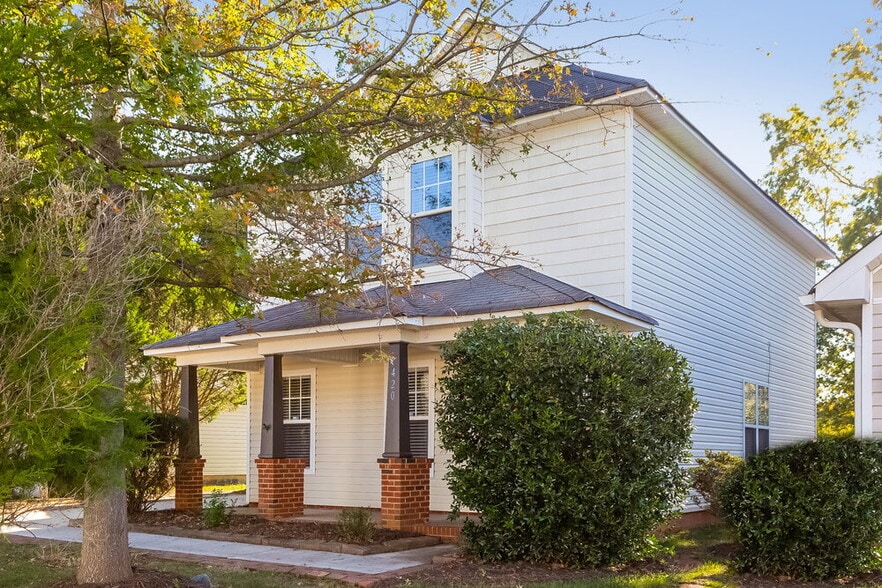 Building Photo - 420 Amir Cir