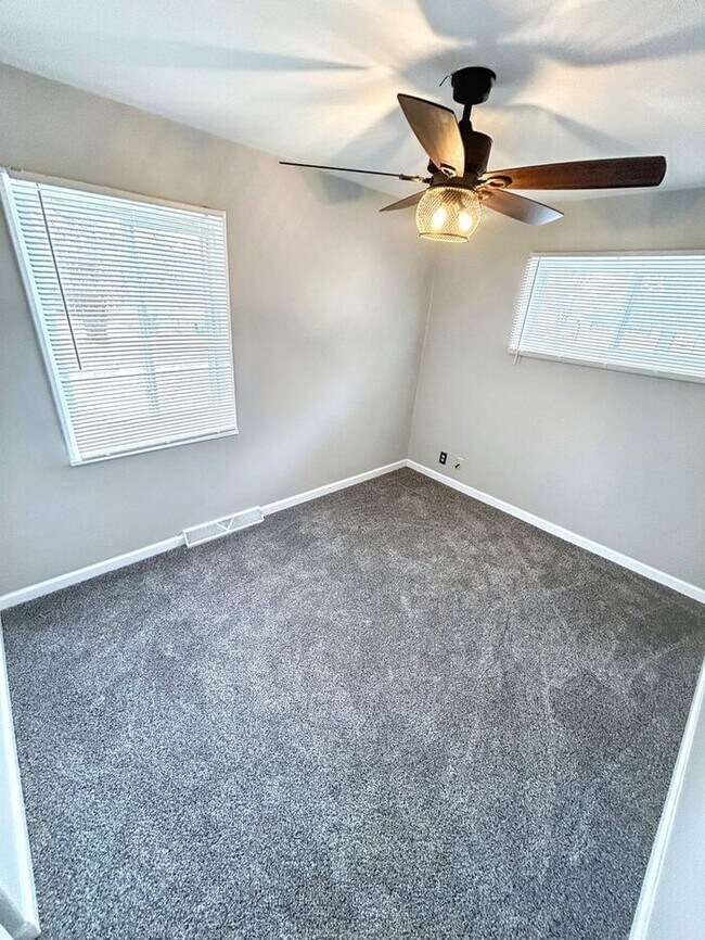 Building Photo - Charming 3-Bedroom Home with Modern Comfor...